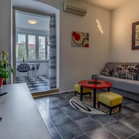 39 Apartment *